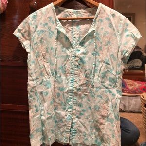 Mountain hardware women’s summer lightweight shirt.